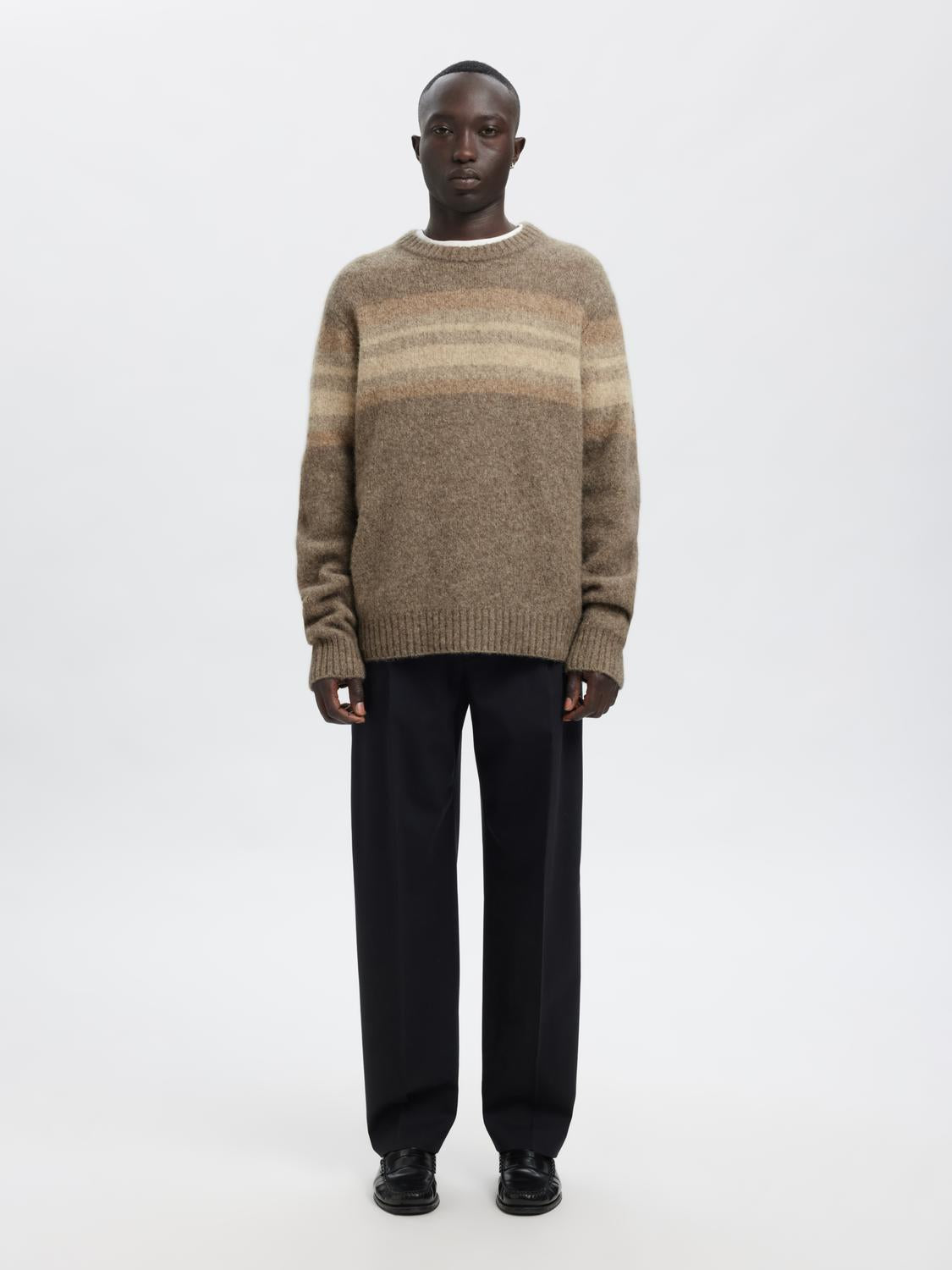 model_shot-front_full